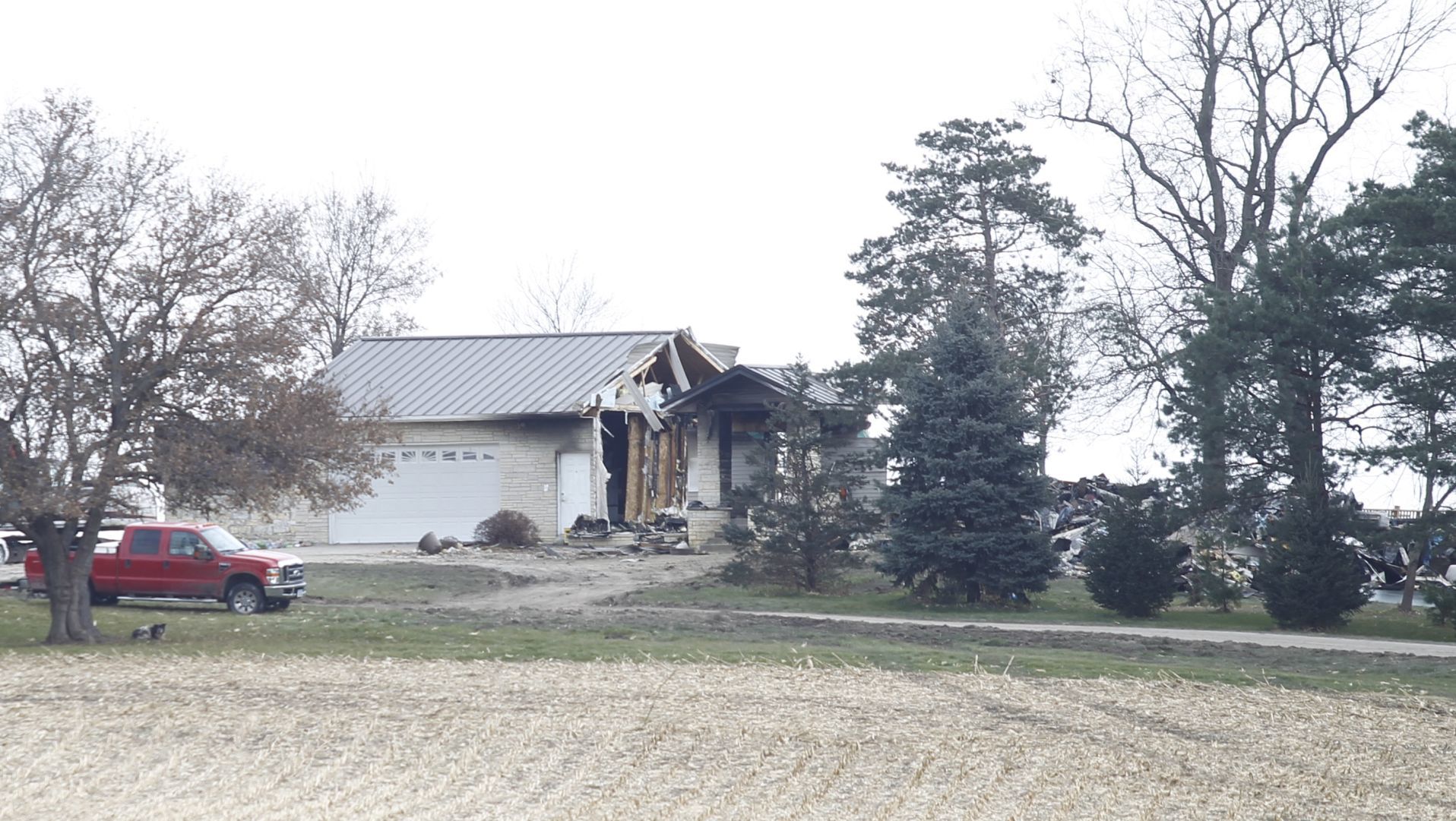 1126118jr-gilbertville-fire-1
